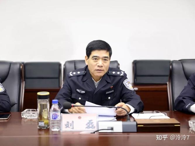 现任河南省信阳市人民政府党组成员,副市长,市公安局党委书记,局长