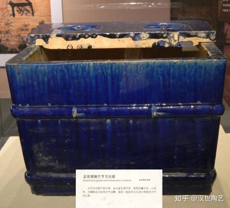 冰箱由古时的冰鉴发展而来,功能明确,清代宫廷使用冰箱的场合很多