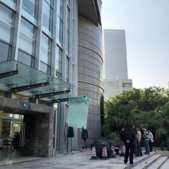 打开 app 南方都市报 相关新闻 中兴通讯子公司员工大楼坠亡 生前被