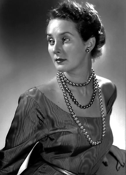 女人与珍珠世界礼仪皇后missdally的配饰宝典