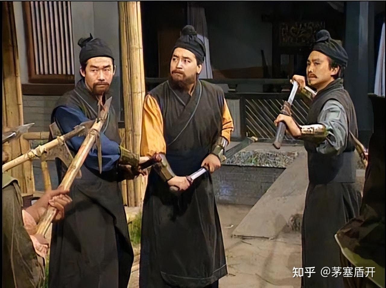 《三国演义》剧中,和"达康书记"吴刚一起客串"许贡三门客"的刘桦,估计