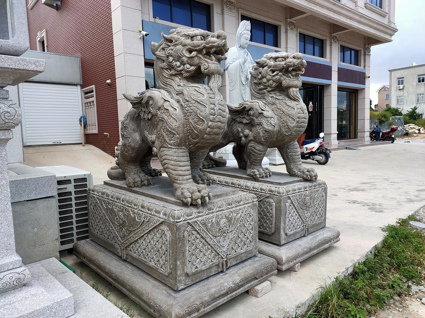 惠安麒麟石雕制作精美麒麟石雕像