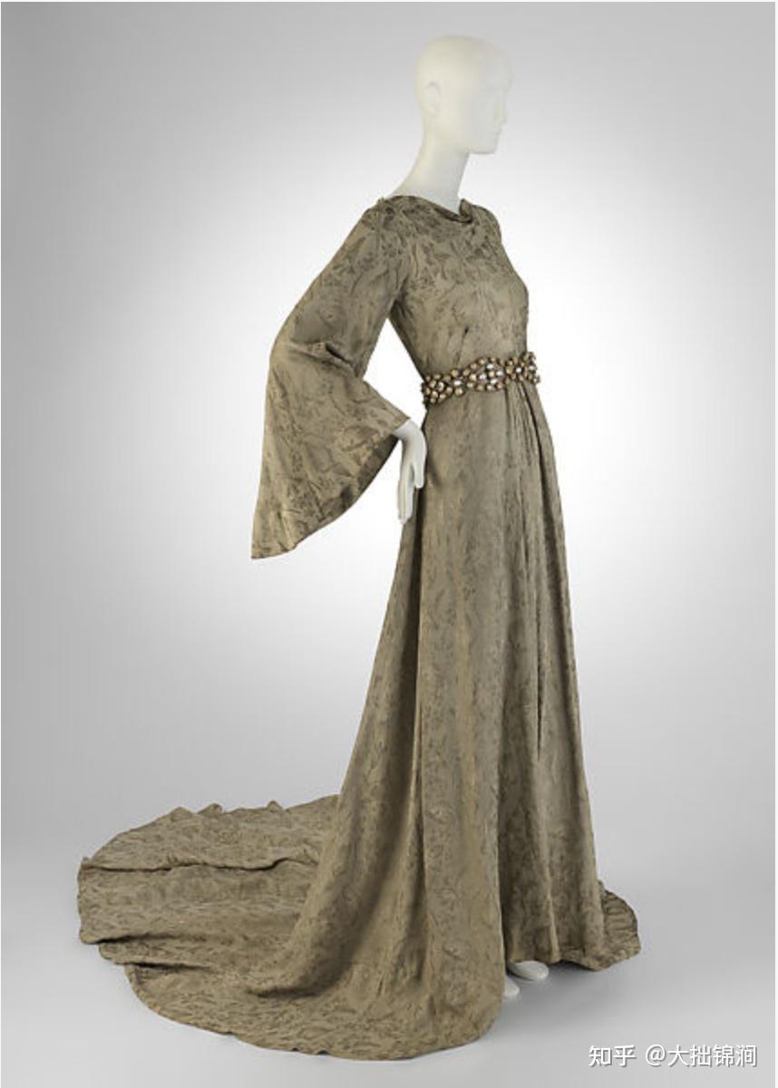 美国时装设计师 hattie carnegie