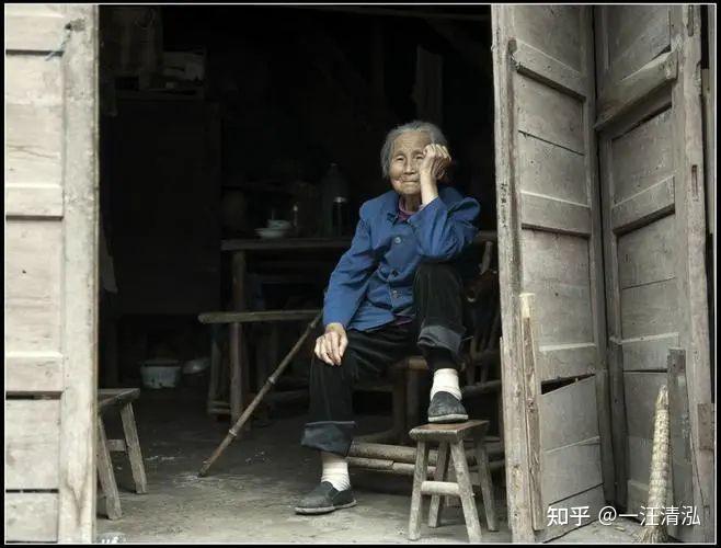 乡村留守老人挺过了疫情肆虐却挺不过晚景孤寂凄凉