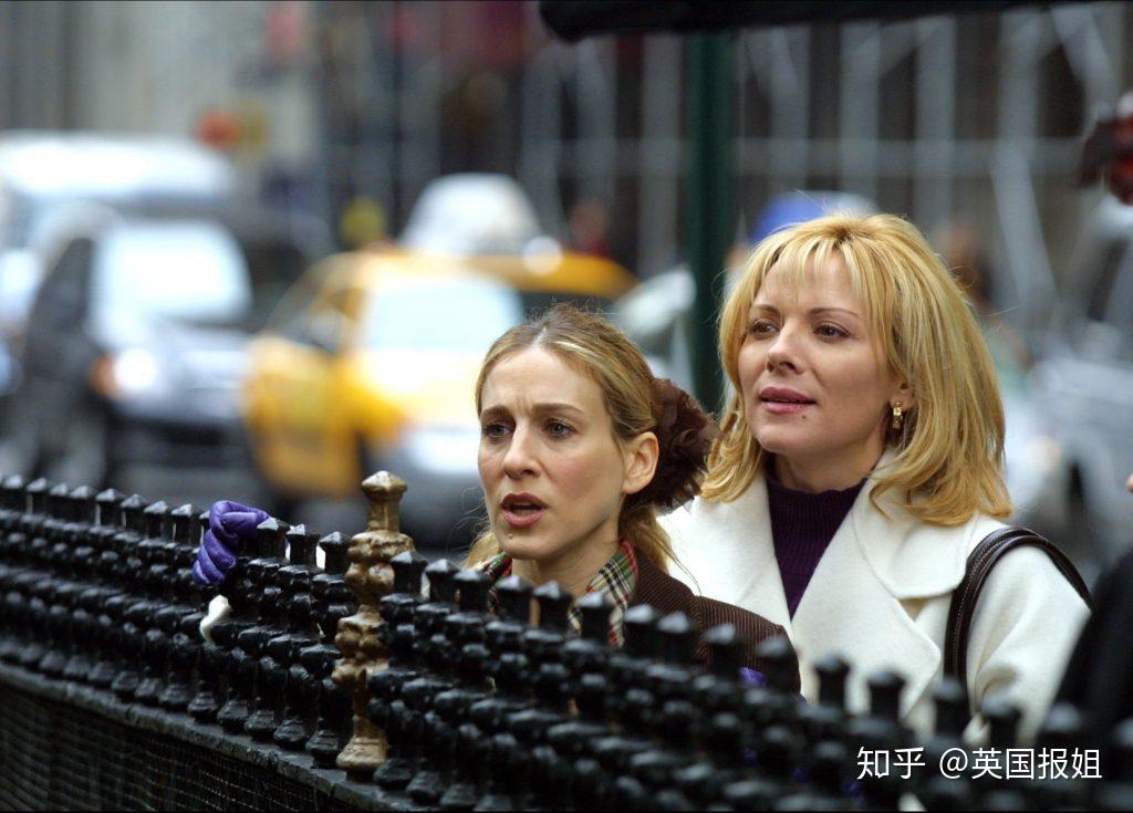 而饰演凯莉的sjp,比起凯特罗尔来说,当时风头略盛,不仅和强尼·德普