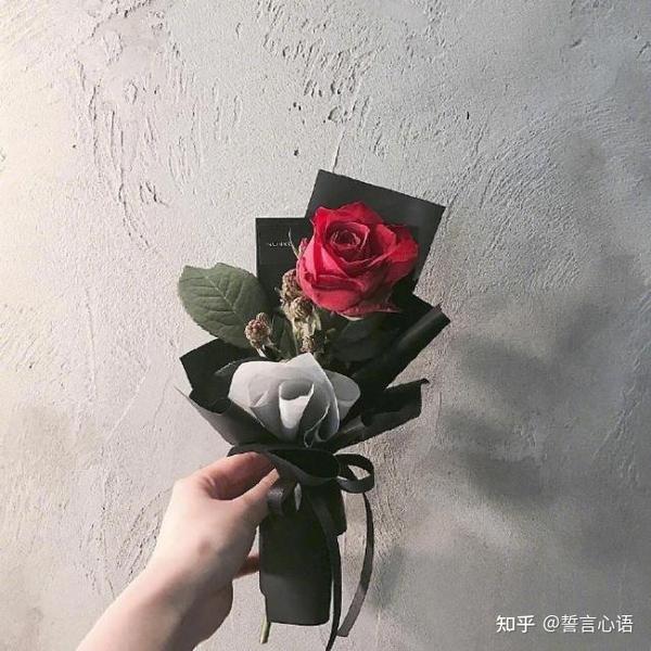 2020最火秀恩爱句子(抖音最火的秀恩爱句子，浪漫至极，句句撩心！)