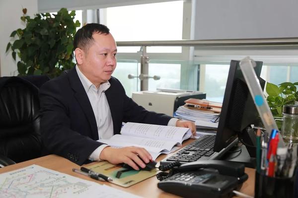 筹备到开通 新线"筹备战"仍在继续 成都地铁运营安全部副部长 李俊义