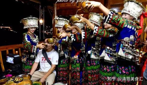 酒桌习俗五花八门,除了基本的酒桌礼仪外,我们还要 注意什么? - 知乎