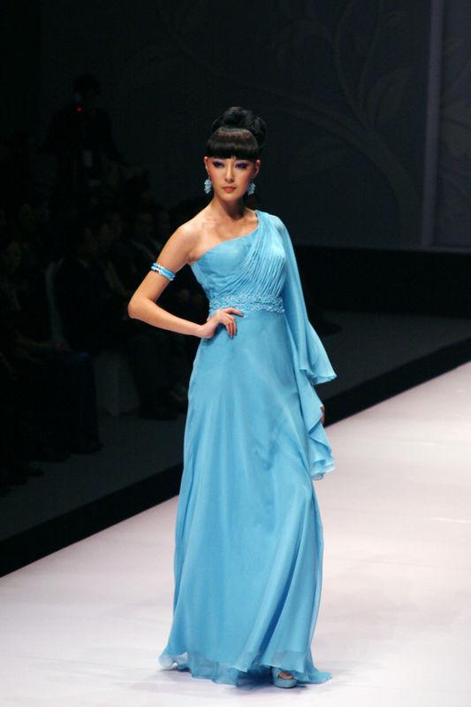 自己出演的角色能得到大家的喜爱,对于非表演科班出身的米露来说,是最