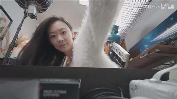 美女在-53℃漠河 启动i9-13900k rtx4090主机