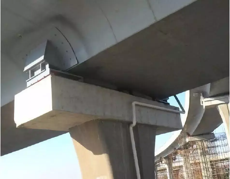 独柱墩桥梁该如何加固关于1218湖北g50沪渝高速花湖互通匝道倾覆事件