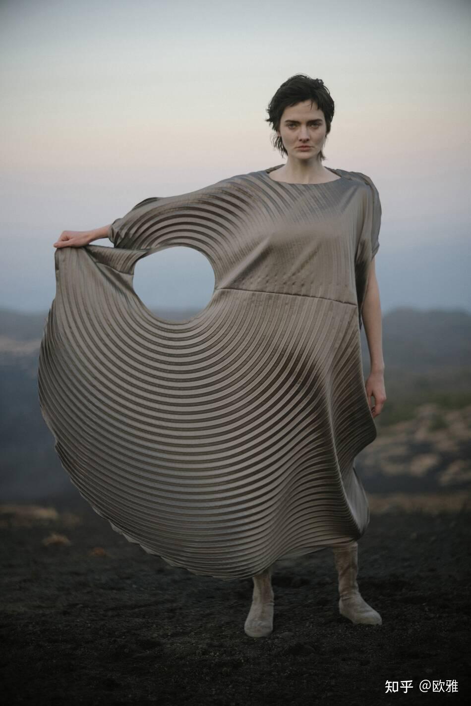 巴黎时装周 | issey miyake 三宅一生 2021 秋冬系列:自然而然之美