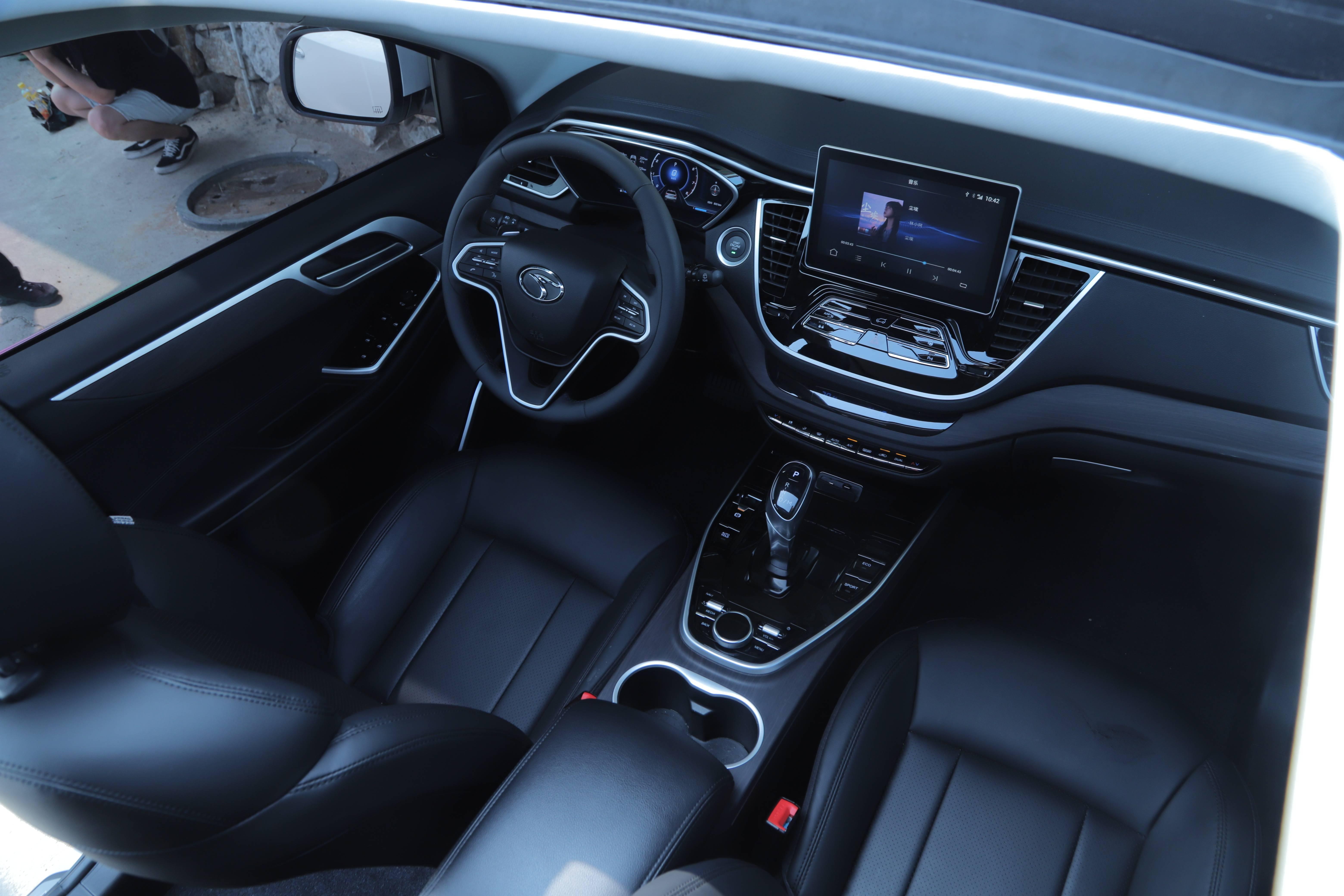 变速箱调教平顺品牌力有待提高试驾东南汽车dx7星跃