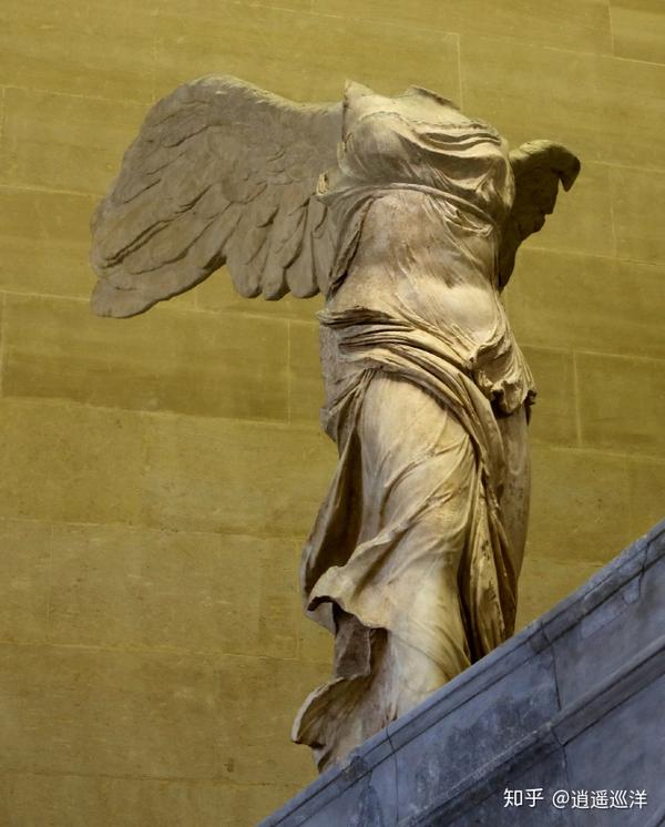 但那略略前倾的身躯和高高飞扬的雄健羽翼,充分表达出了胜利者欢呼