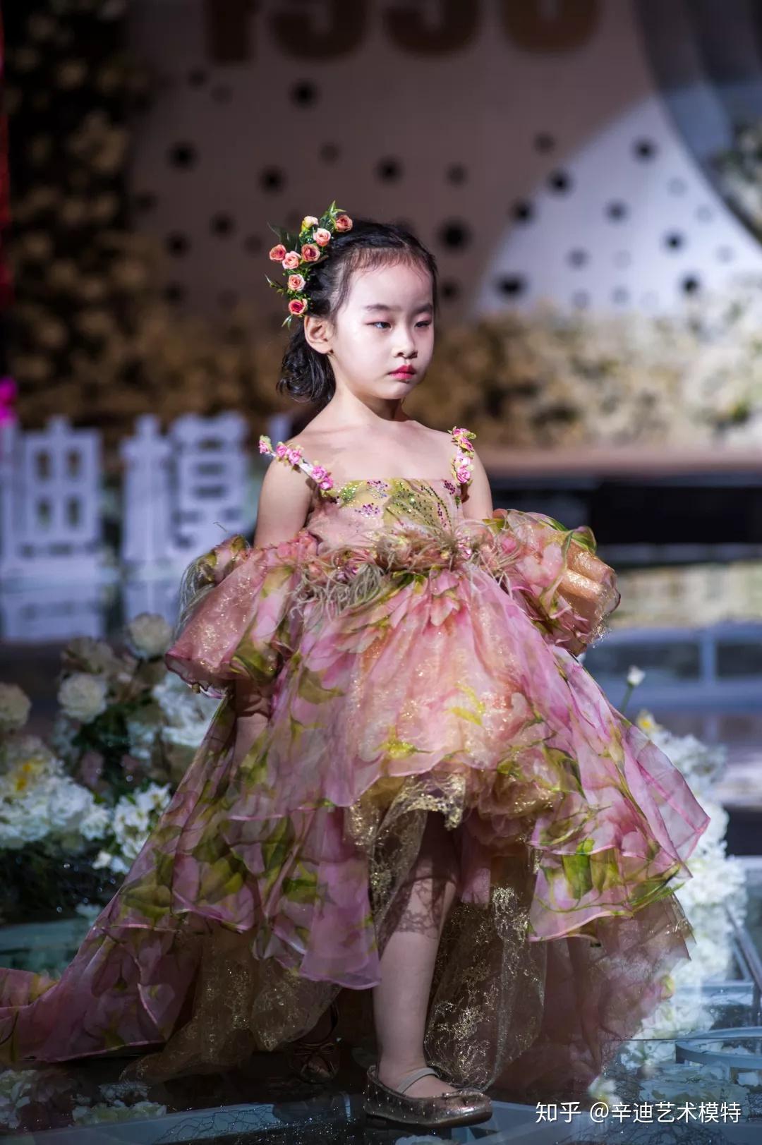 辛迪童模受邀tobethrill2019全球巡演北京站