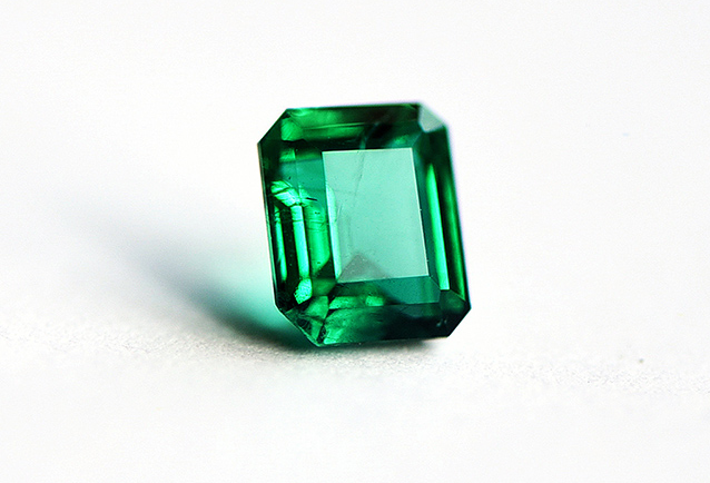 珠宝部落祖母绿独特的工艺