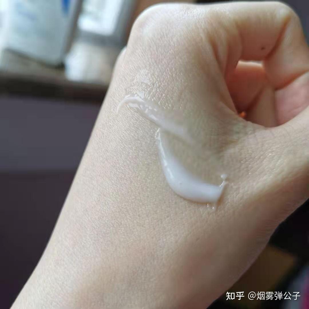 天天涂身体乳有伤害吗女生(天天涂身体乳有伤害吗女生图片)