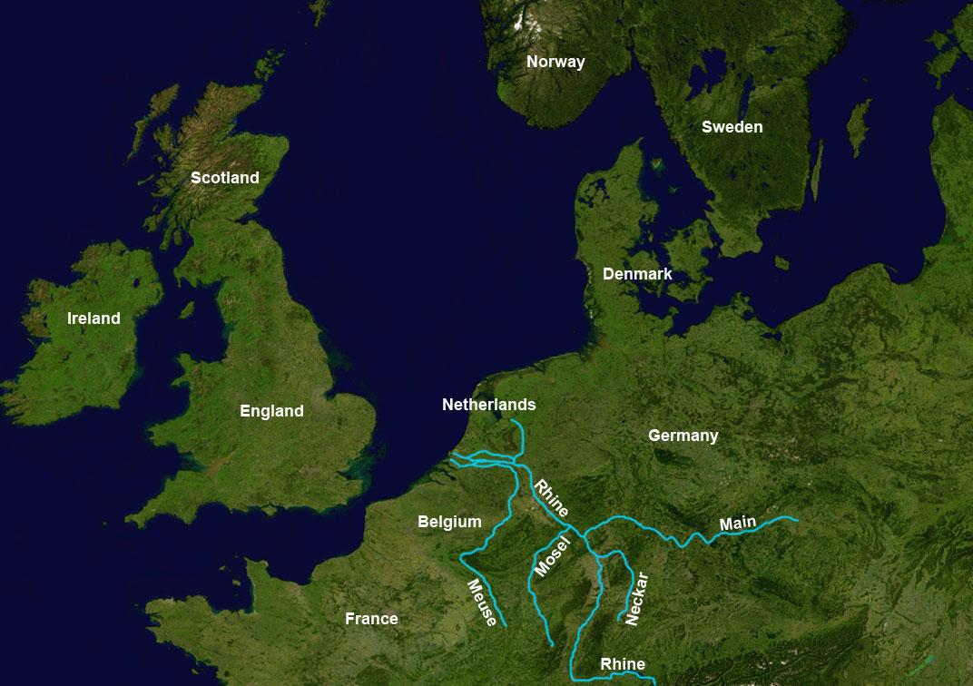 荷兰是欧洲几大河流的下游,其中包括莱茵河,马斯河等.