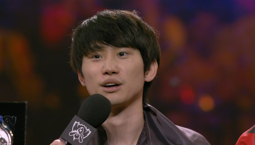 斗鱼s9fpx夺冠doinb直播间瞬间爆炸粉丝送礼刷屏表达喜悦