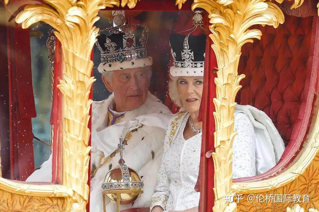 100张加冕图片见证历史,70年首次加冕礼全程高光! - 知乎