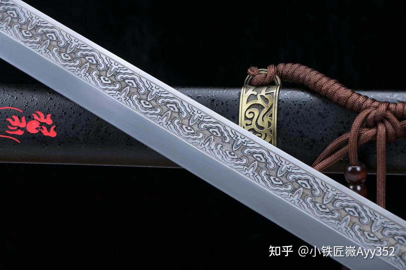 黑金古刀乃盗墓笔记中张起灵使用的兵器唐横刀