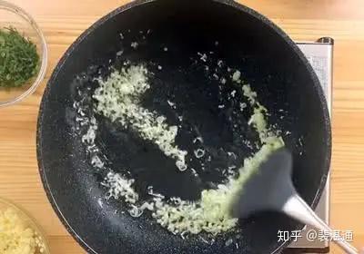 v2-e29af5258f44909fc683d190885ea079_b.jpg