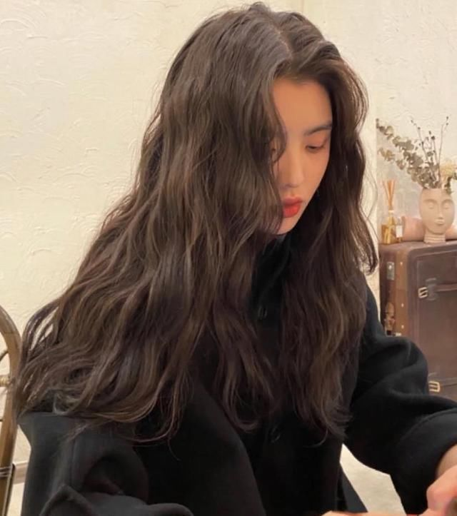 头发扁,软,适合摩根烫还是其他的?