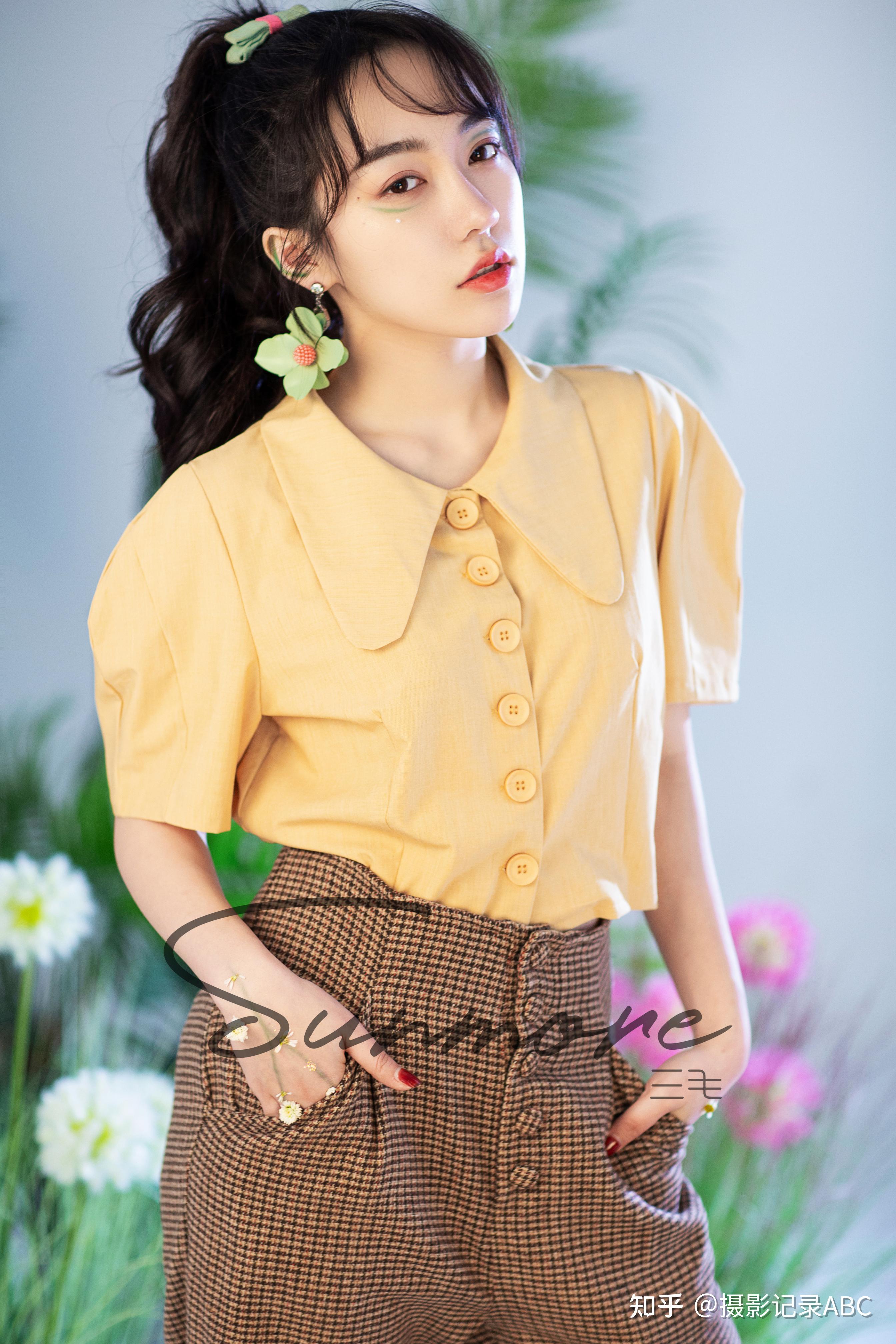 三毛摄影你们来帮我看看哪张图做封面更好看