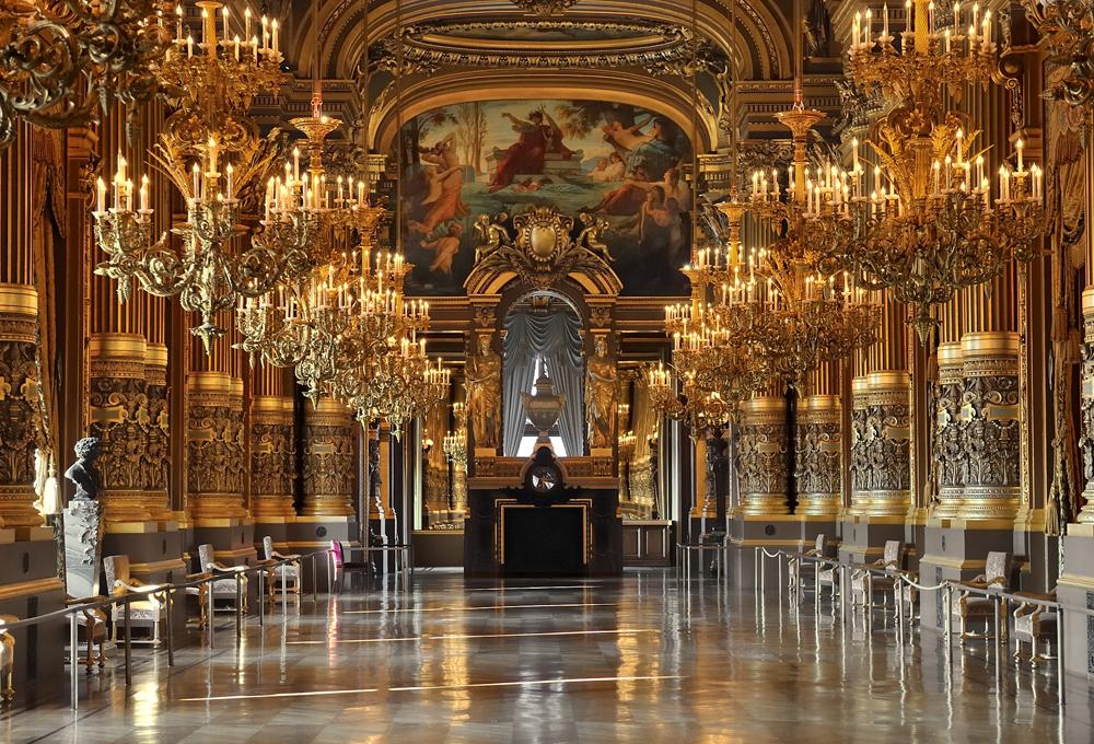 巴洛克(baroque)这个名词源自于西班牙语,本来的含义是"变形的珍珠"