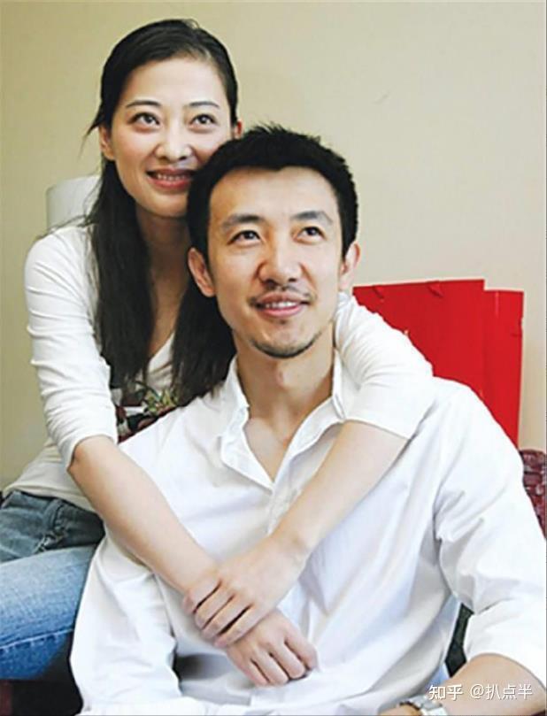李小冉成败皆在颜值因太美感情坎坷48岁活成爽文大女主