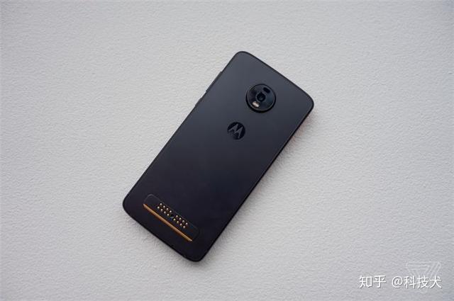 摩托罗拉motoz4发布起售价49999美元
