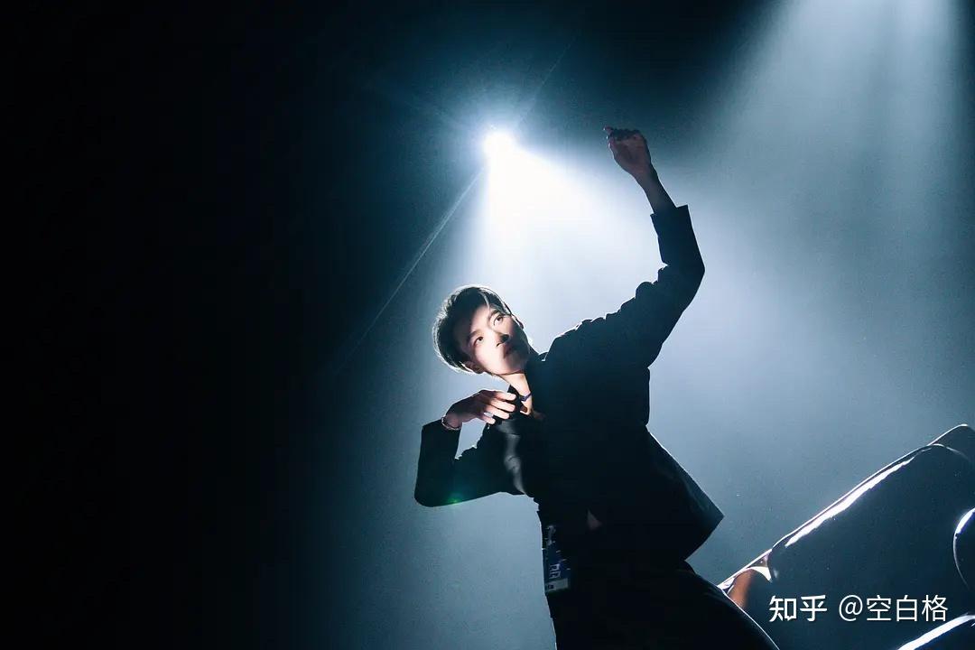 如何评价创造营2021第六期joker舞台中赞多的表现