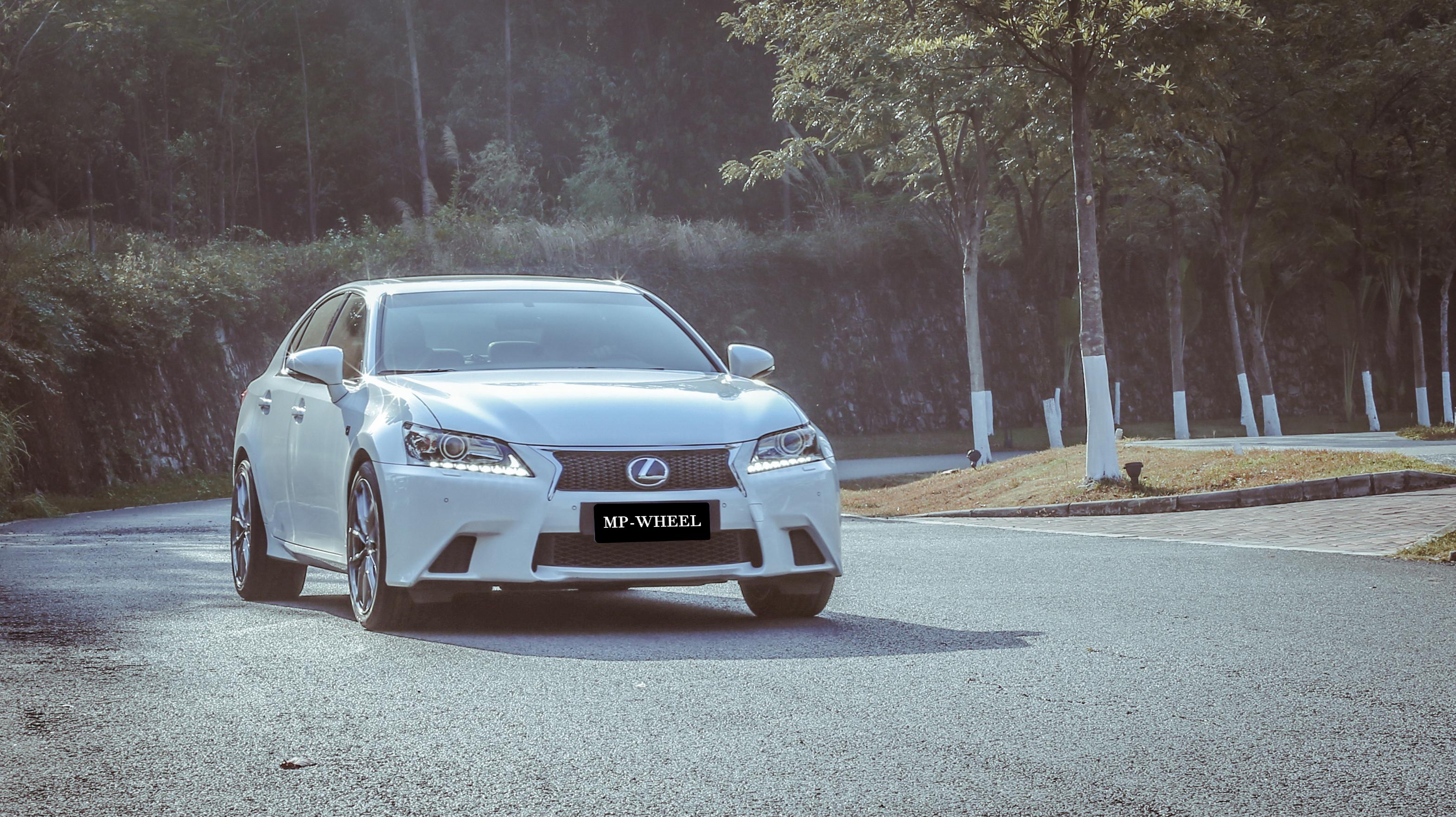 霸气侧漏的雷克萨斯gs250,想要颜值翻倍只需简单搭配! - 知乎