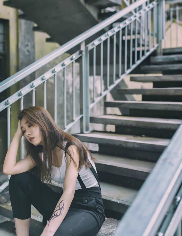 点线面的结合阶梯环境人像拍摄技巧