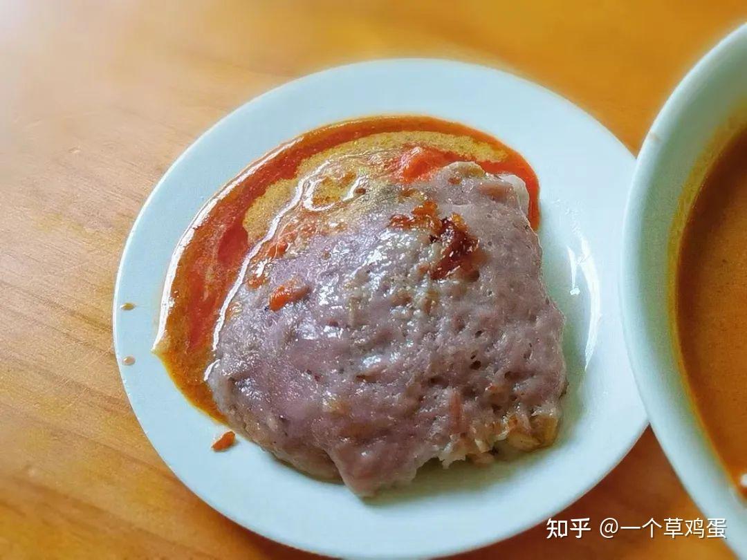 廈門本地店鋪@吳再添小吃店吃平價沙茶麵時候,順手點了一隻芋包.