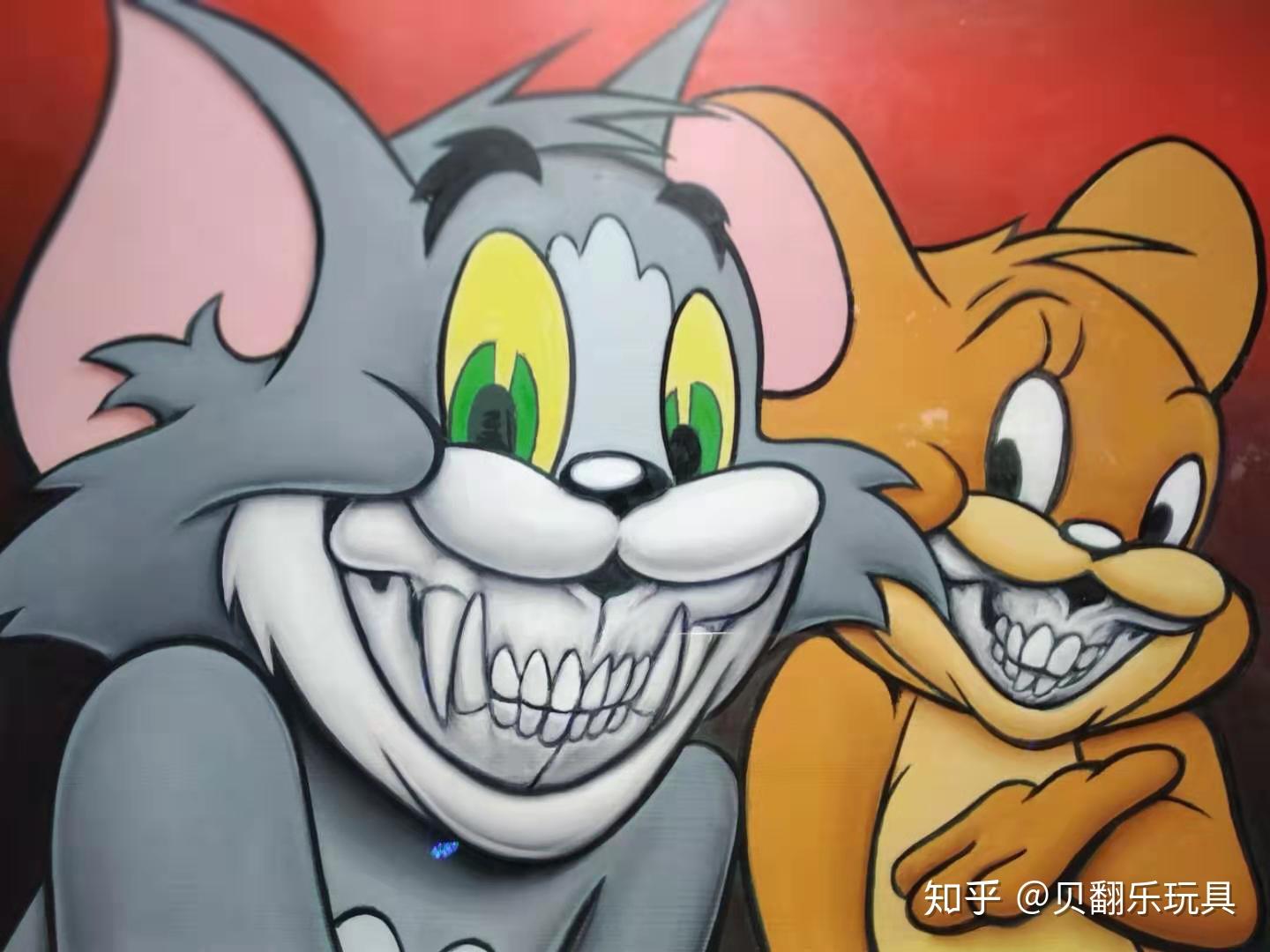 汤姆和杰瑞咧嘴笑熊猫和菊班蝶-埃莉凡卡看着这一个个色彩鲜艳,面带