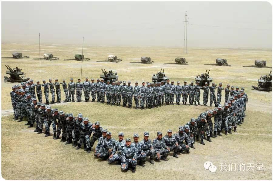 图文忆母恩励斗志空降兵某炮兵团感恩母亲恳谈会侧记