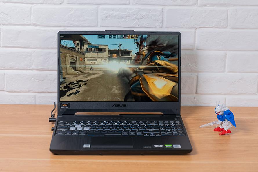 华硕飞行堡垒8游戏本评测游戏兼网课的性价比之选