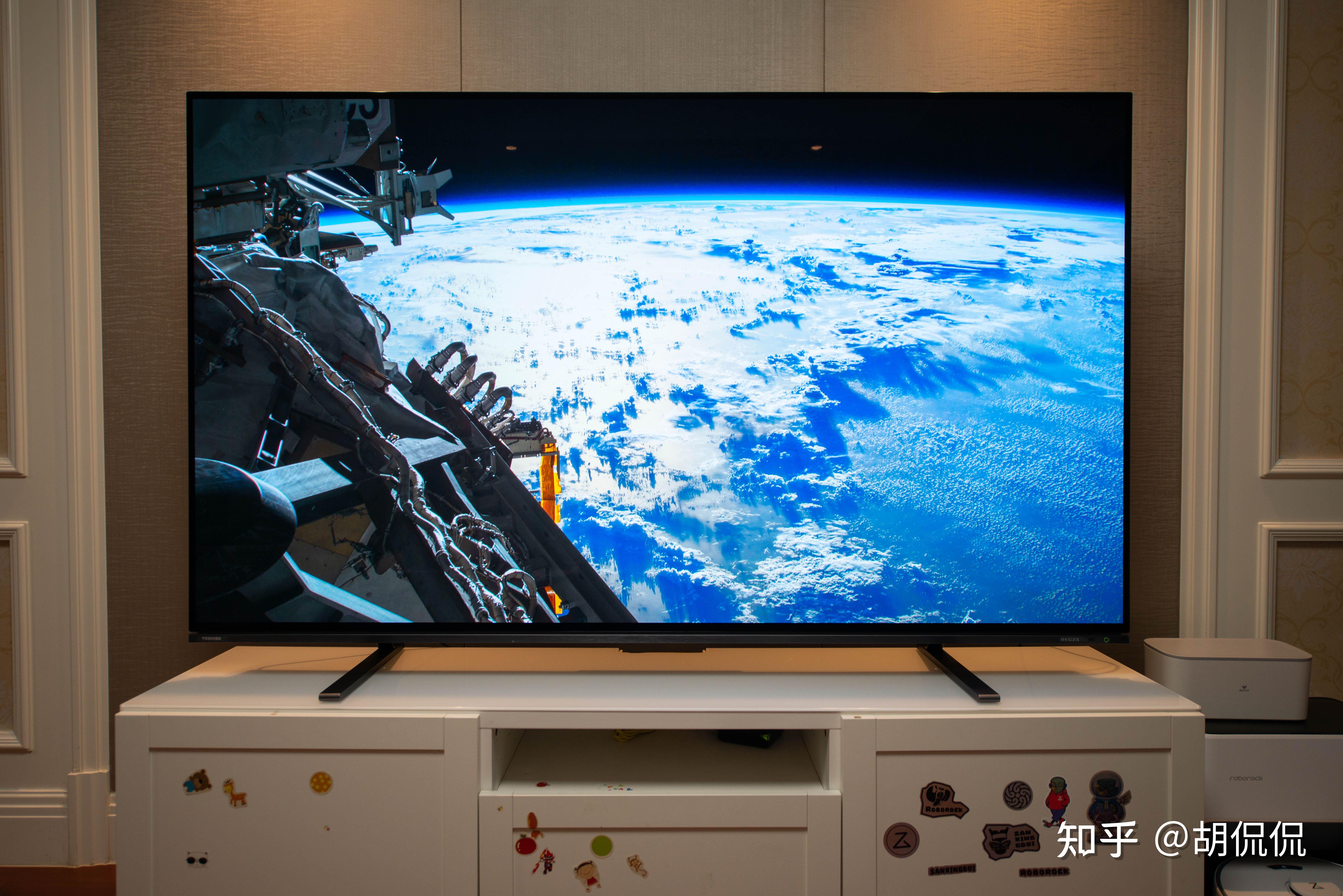 来看看两万五的4k超高清77英寸oled电视,东芝x8900kf 