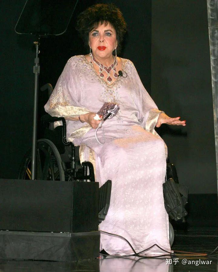 天使不落泪伊丽莎白泰勒的精彩一生