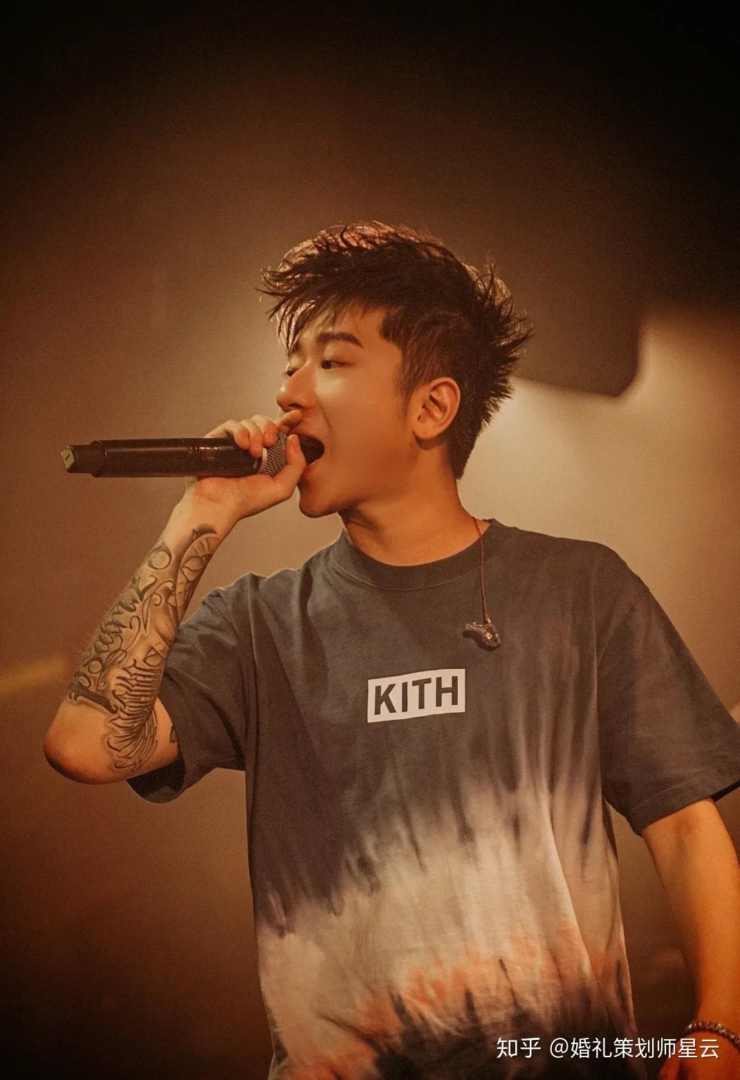 王以太与女友三亚海岛完婚,rapper的温柔都藏在骨子里! - 知乎
