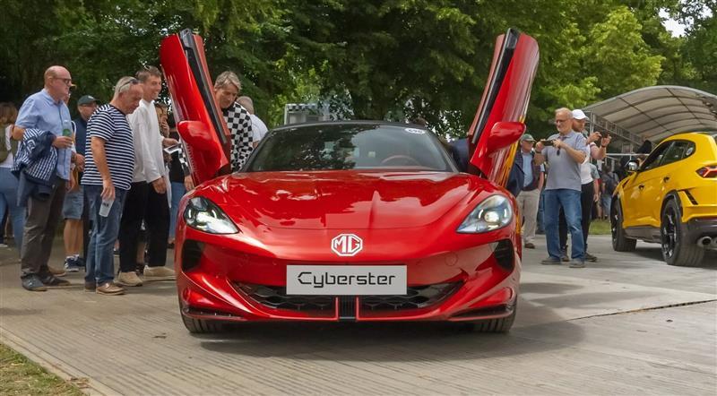 竞品锁定宝马z4mgcyberster古德伍德速度节首秀