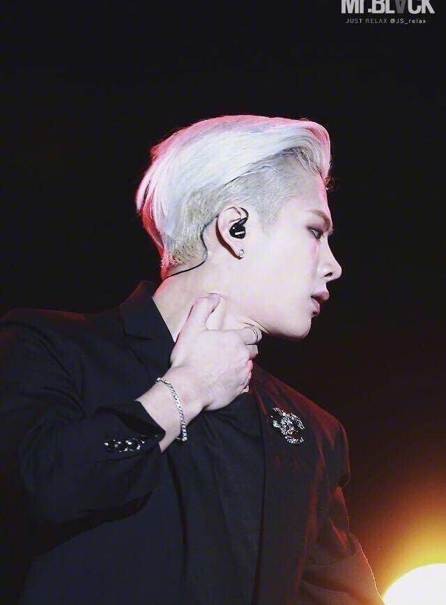 你最喜欢王嘉尔哪种发型?