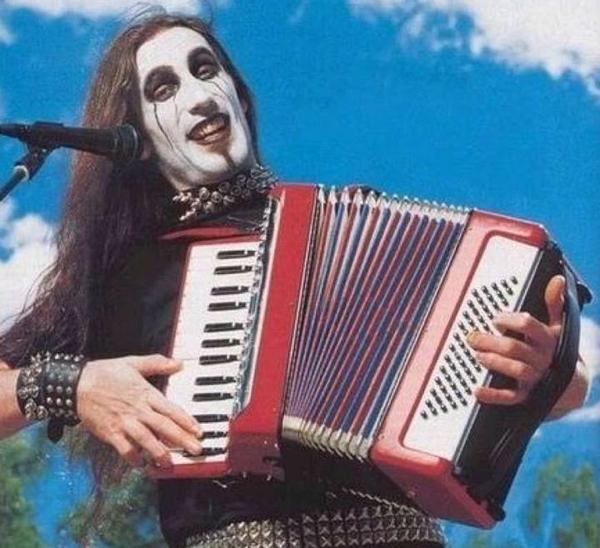 为什么玩黑金属的非要画吓人的"尸脸"?