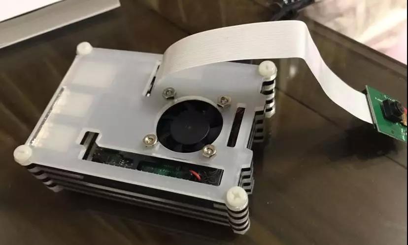 用树莓派蒲公英diy远程摄像头