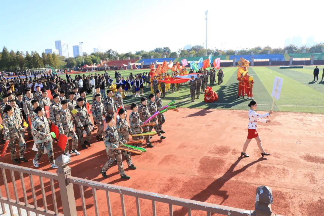 宿州中原航空中等專業學校魅麗宿航運動飛揚第五屆軍體運動會隆重開幕