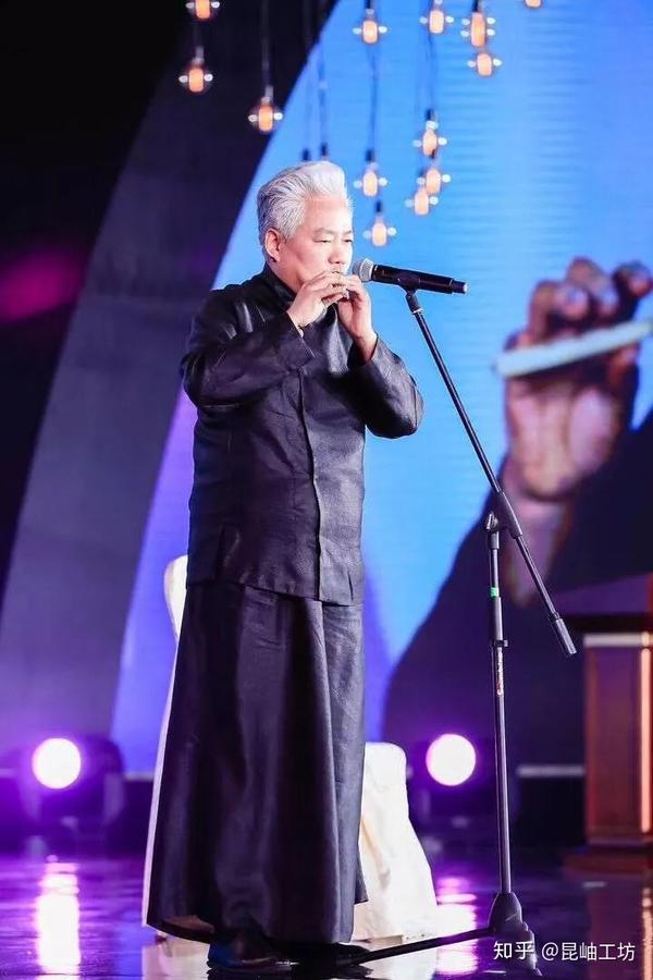 方锦龙:琵琶在左,快乐在右 - 知乎