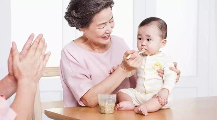 奶奶带孩子，常用的老经验会“坑”娃，妈妈爸爸要提前打预防针 知乎 8893