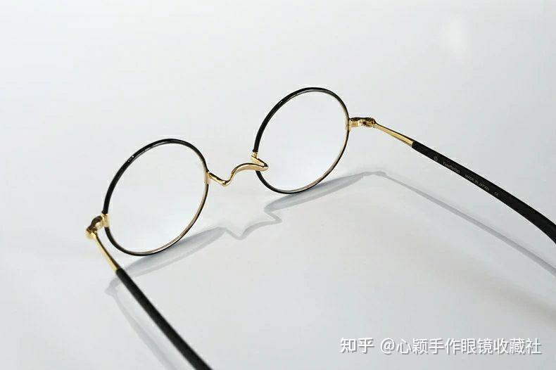 百年品牌KameManNen万年龟 日本手工眼镜 - 知乎
