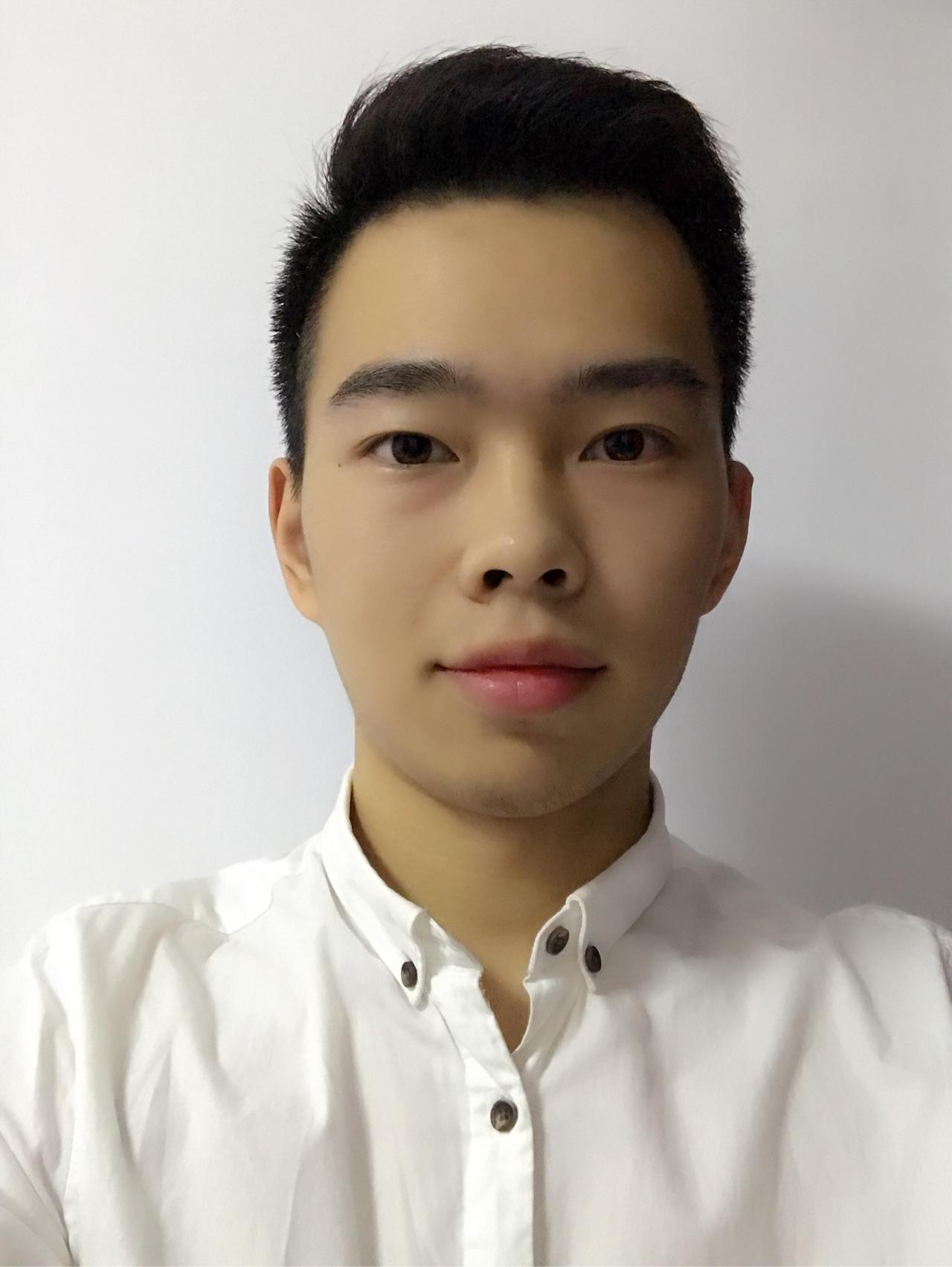 厚嘴唇男生该如何打扮